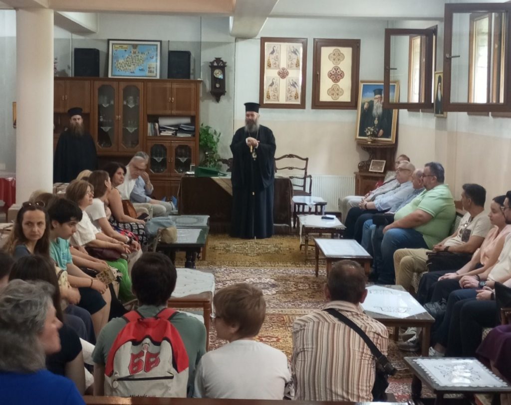 Υποδοχή των συνέδρων της ΙΓ΄ Επιστημονικής Ημερίδας και Αγιασμός του διημέρου της κατασκήνωσης από τον Μητροπολίτη Φλωρίνης