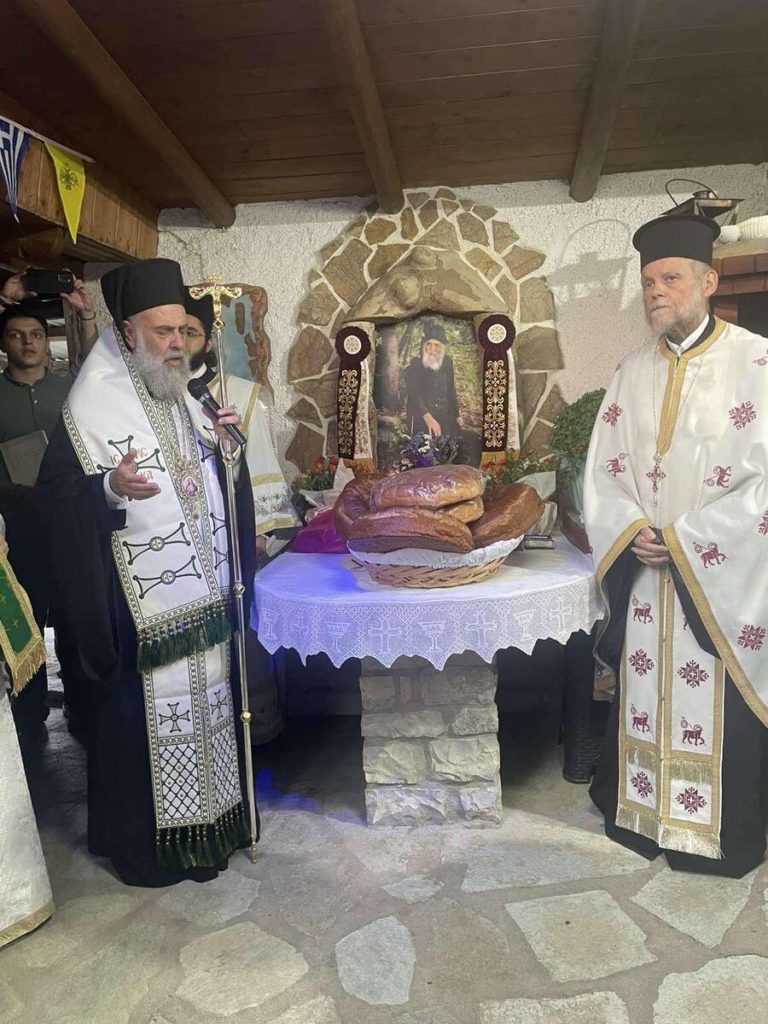 Εσπερινός προς τιμήν του Οσίου Παϊσίου στο Λεοντάρι