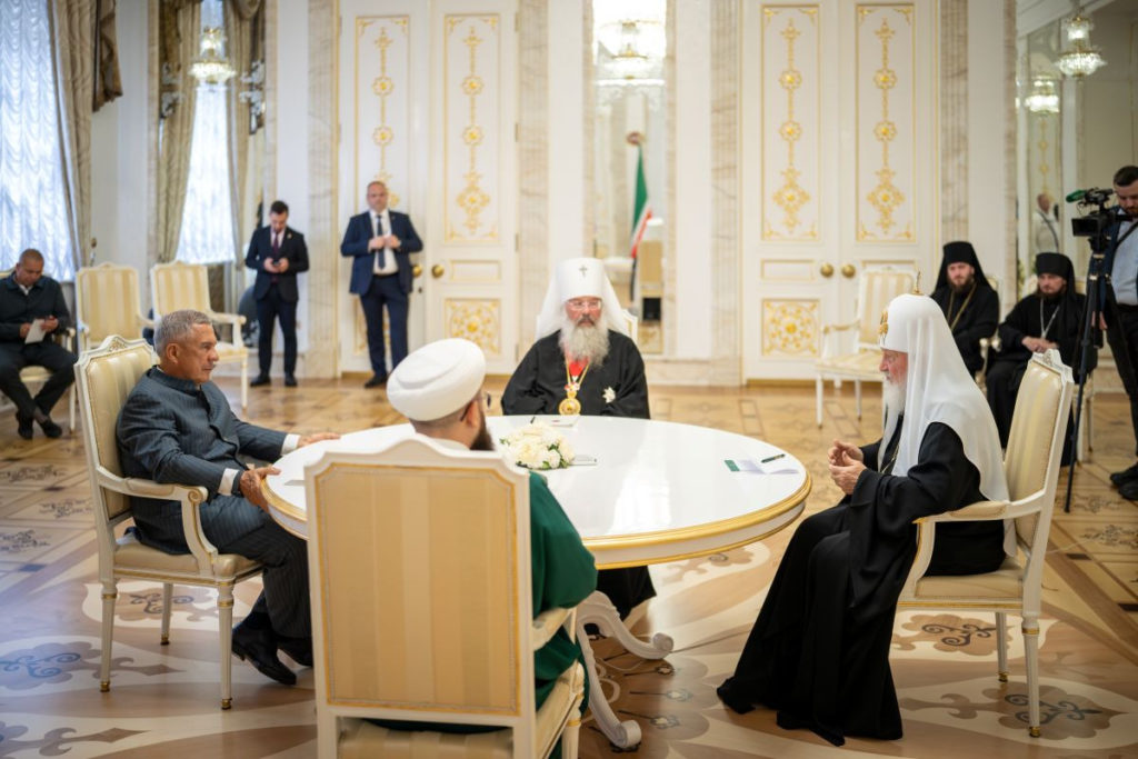 Состоялась встреча Святейшего Патриарха Кирилла с главой (раисом) Республики Татарстан Р.Н. Миннихановым