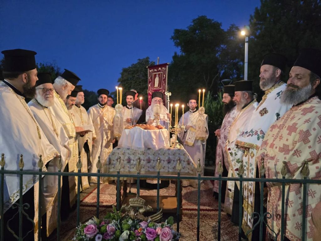 Ο Κυθήρων Σεραφείμ στον πανηγυρικό Εσπερινό της Αγίας Παρασκευής Καρδίτσης