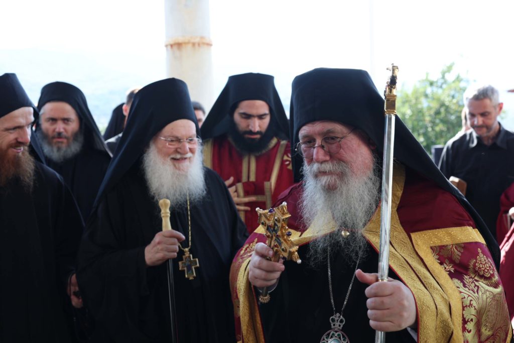 Υποδοχή του Μητροπολίτου Φιλίππων Στεφάνου στην Ι.Μ.Μ. Βατοπαιδίου (ΦΩΤΟ)