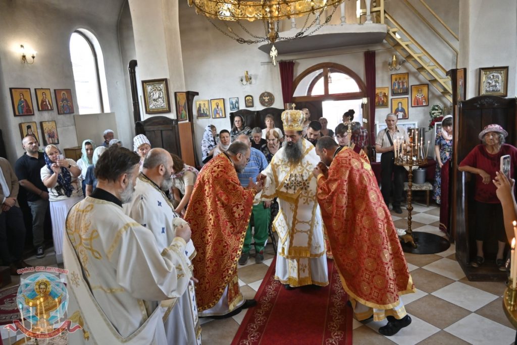 Патриаршеска св. литургия за празника на преп. Йоан Рилски Чудотворец и на св. безсребреници Козма и Дамян от Рим в село Световрачене