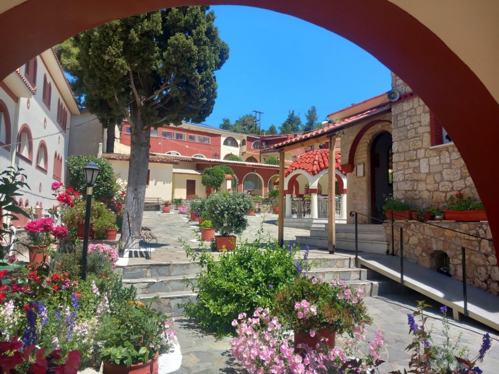 Εσπερινός, Ευχέλαιο και ομιλία του π. Εφραίμ Παναούση στην Ιερά Μονή Παναγίας Χρυσοπηγής Πολυδενδρίου Αττικής