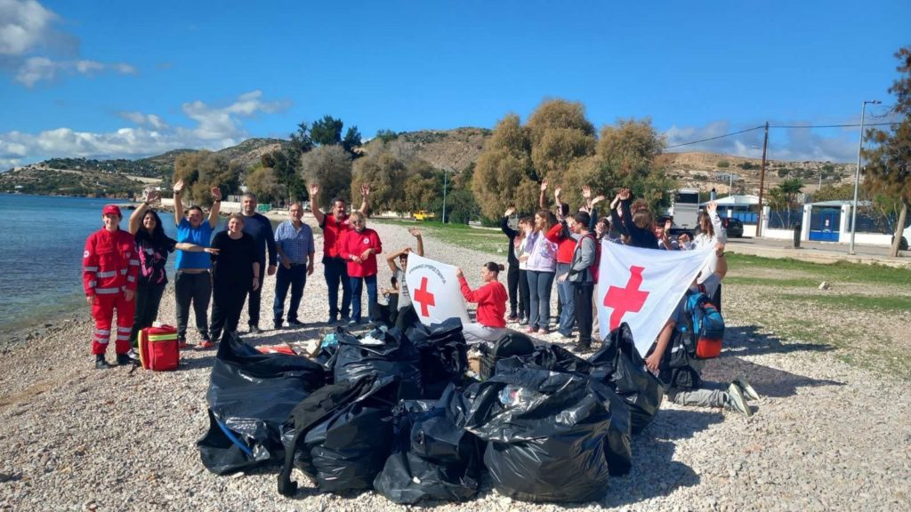 Ο Ελληνικός Ερυθρός Σταυρός και η Ένωση Πνευμονολόγων Ελλάδας διοργανώνουν δράση καθαρισμού της παραλίας Εδέμ