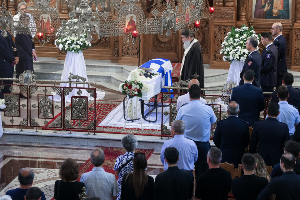 Αγρίνιο: Σε κλίμα βαθιάς οδύνης η Εξόδιος Ακολουθία του 27χρονου Ανθυποπυραγού Κωνσταντίνου Λαιμοδέτη