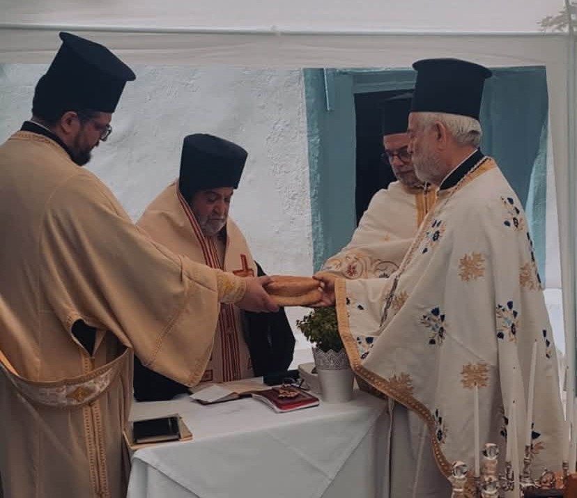 Θεία Λειτουργία στο Ιερό Αγίασμα της Αγίας Κυριακής του Βουνού