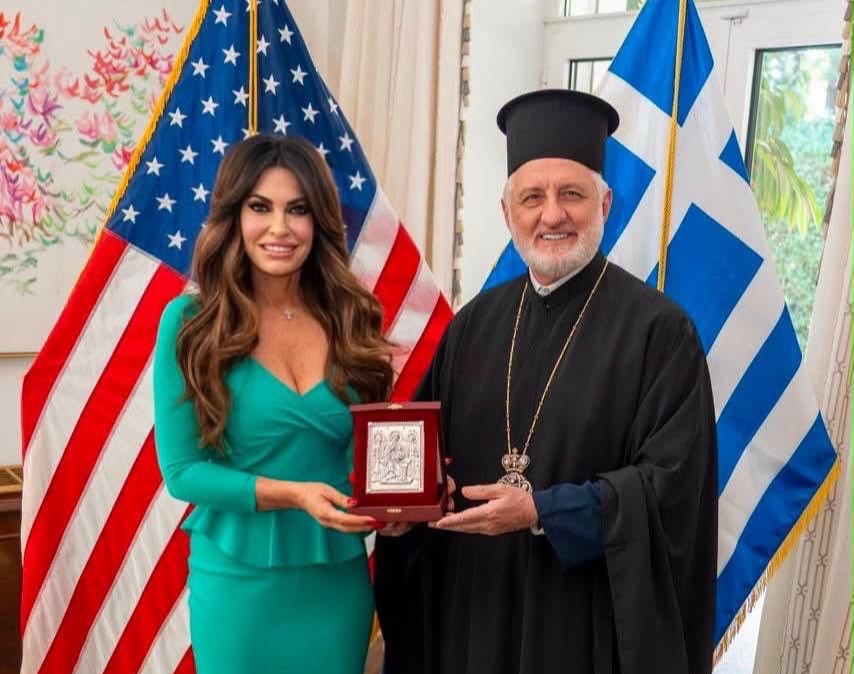 Ο Αμερικής Ελπιδοφόρος συναντήθηκε την Κίμπερλι Γκίλφοϊλ