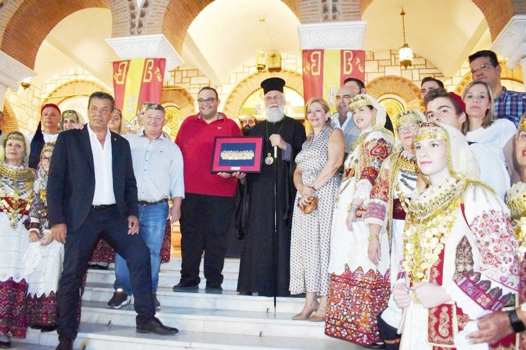 Πολυαρχιερατικός Εσπερινός Ονομαστηρίων του Μητροπολίτη Ιλίου Αθηναγόρα – Ο χορός των Γριζοφόρων προς τιμήν του