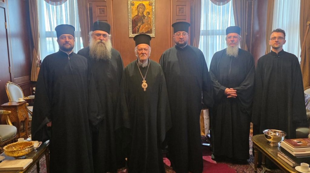 Ο Καθηγούμενος της Ιεράς Μονής Εσφιγμένου και Ουκρανοί ιερείς στον Οικουμενικό Πατριάρχη