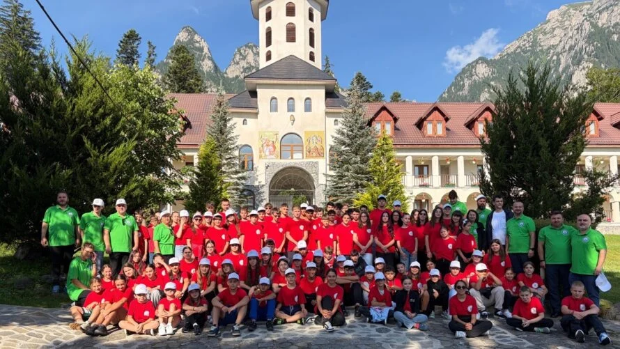 117 copii și tineri români din Lombardia au participat la Tabăra ARC de la Mănăstirea Caraiman