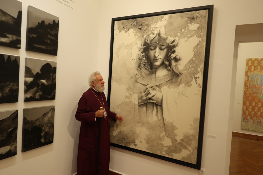 Ο Σύρου Δωρόθεος επισκέφθηκε την Έκθεση «32οι Πλόες-Αίνιγμα της Εικόνας » στην Άνδρο
