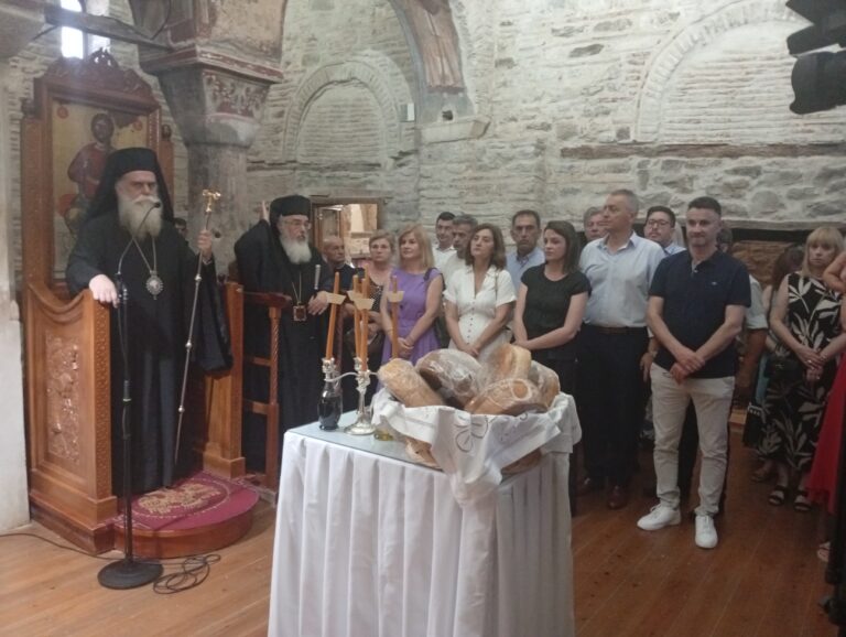 Οι Μητροπολίτες Άρτης και Πρεβέζης στον βυζαντινό Ιερό Ναό Παναγίας Βλαχερνών Άρτης