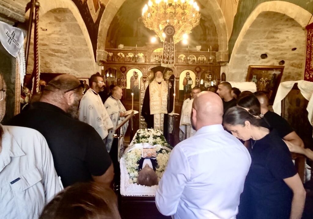 Την Εξόδιο Ακολουθία του μακαριστού Εμμανουήλ Μανωλάκη τέλεσε ο Μητροπολίτης Αρκαλοχωρίου