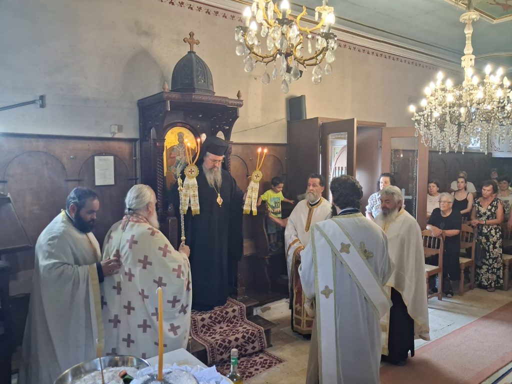 Ο Μητροπολίτης Λευκάδος στον πανηγυρίζοντα Ιερό Ναό Αγίων Αναργύρων Πηγαδησάνων