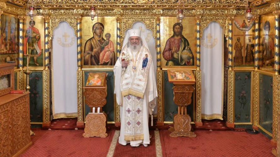 Patriarhul Daniel: Iubirea milostivă a lui Iisus îi eliberează pe oameni de stăpânirea duhurilor rele