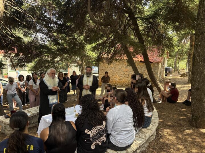 Αγιασμός Δ΄ κατασκηνωτικής περιόδου στον Παρνασό από τον Μητροπολίτη Θηβών και Λεβαδείας