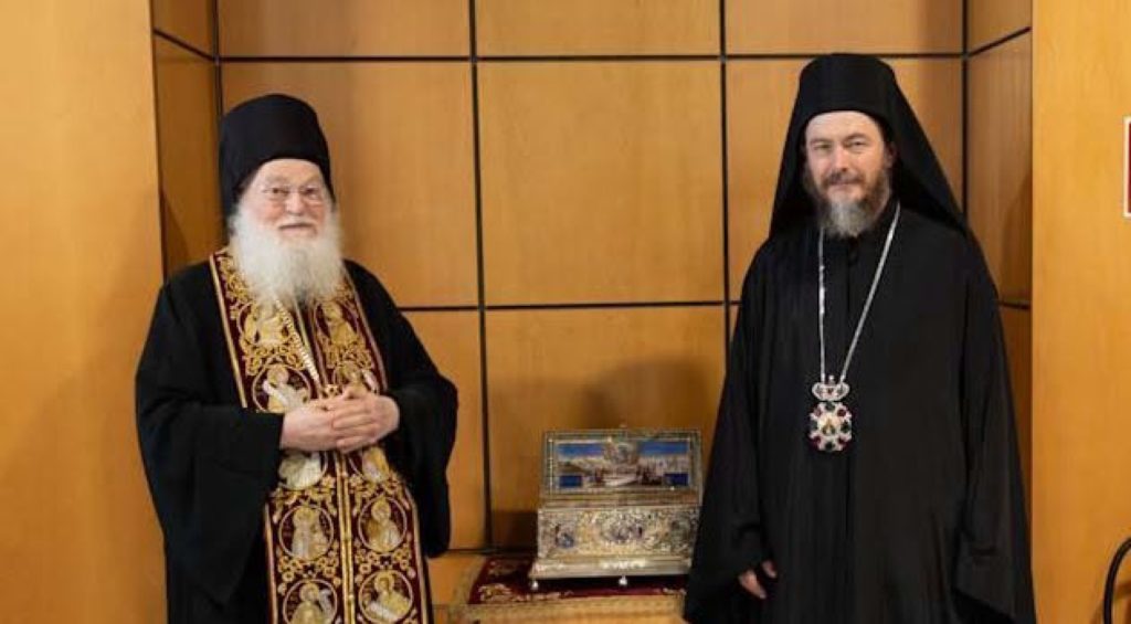 Владика Доситеј служио Литургију крај Појаса Мајке Божије у Ватопеду