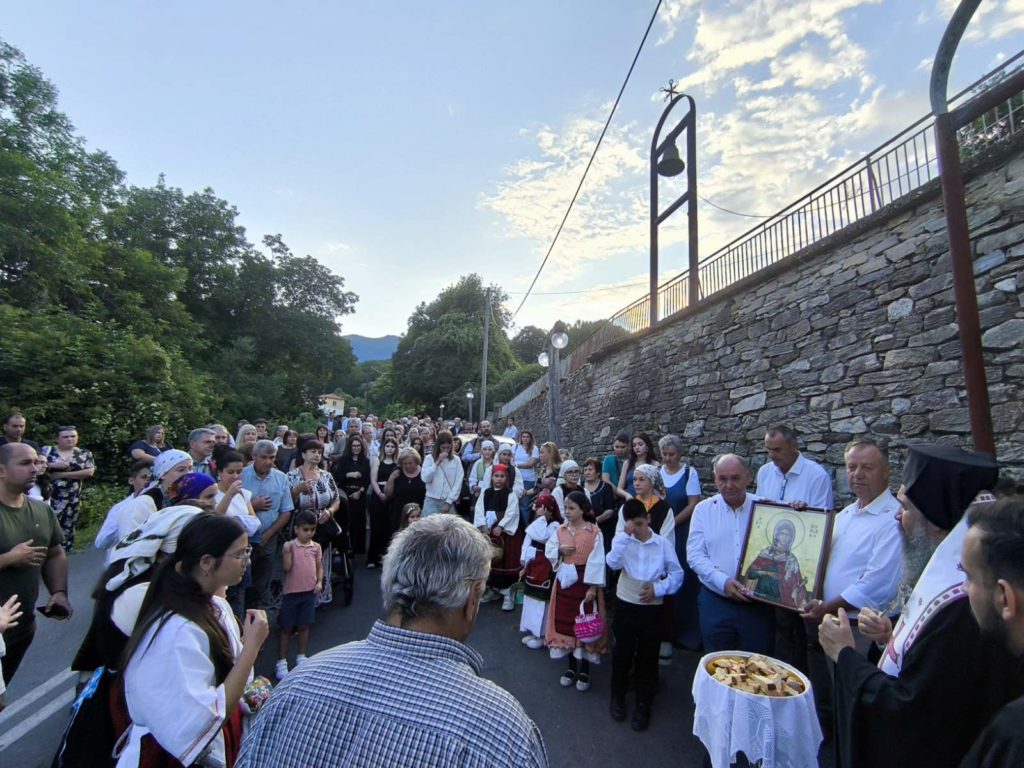 Φλωρίνης Ειρηναίος: Η Αγία Κυριακή διατήρησε άσβεστο το φως του Χριστού στην ψυχή της