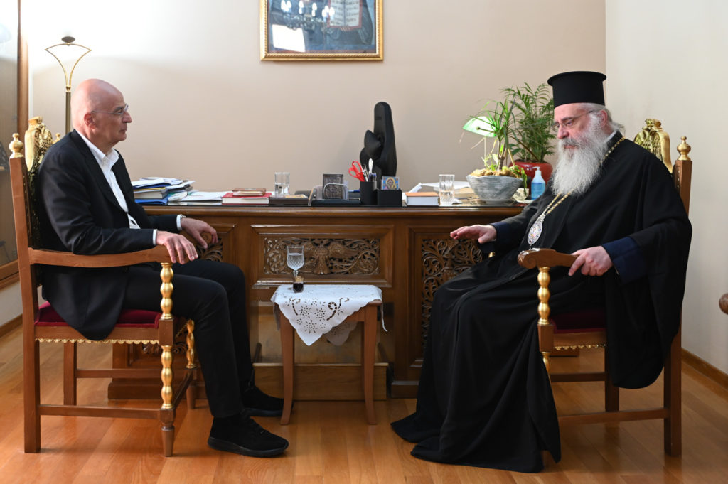 Στον Μητροπολίτη Μαντινείας ο Υπουργός Εθνικής Άμυνας Νίκος Δένδιας