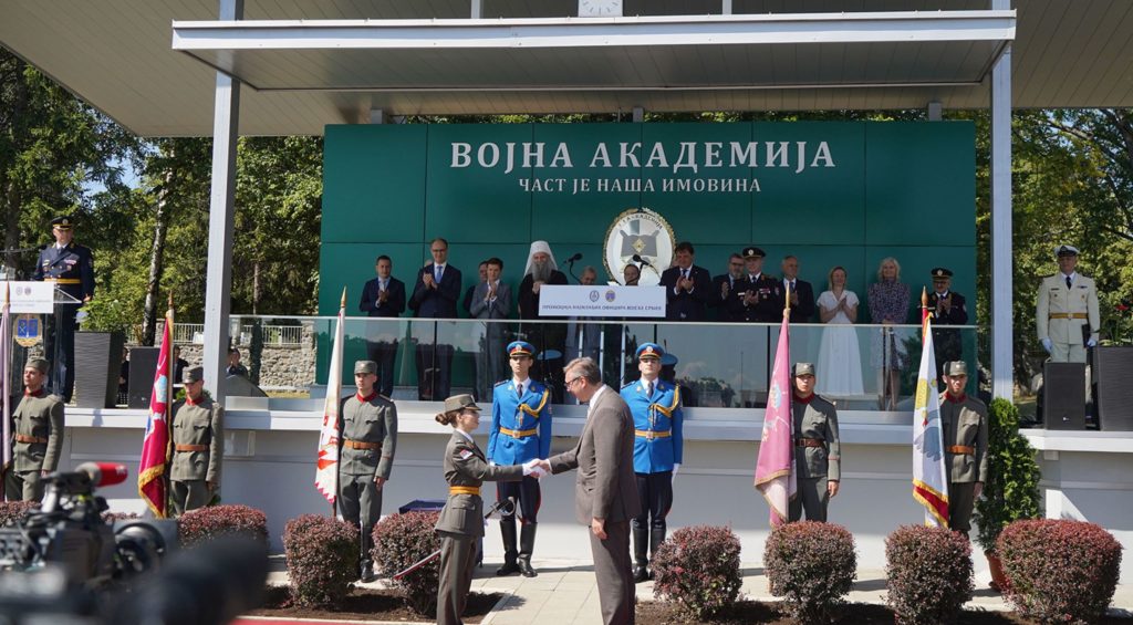 Σερβίας Πορφύριος σε νέους αξιωματικούς: “Συνεχίστε να βαδίζετε στην ηρωική πορεία των ένδοξων προγόνων σας”