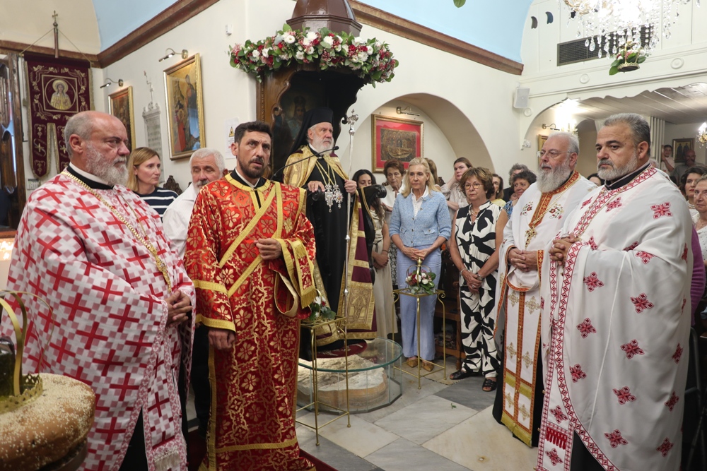 Οι Μυκόνιοι τίμησαν την μνήμη της Αγίας Κυριακής