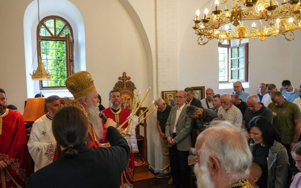 Митрополит Јоаникије на празник Светог великомученика Прокопија богослужио у Колашину