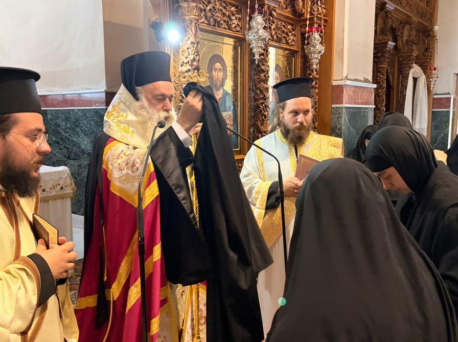 Μοναχική Κουρά δύο νέων Αδελφών στο Ιερό Ησυχαστήριο «Ο Τίμιος Σταυρός» Μαψού Κορινθίας