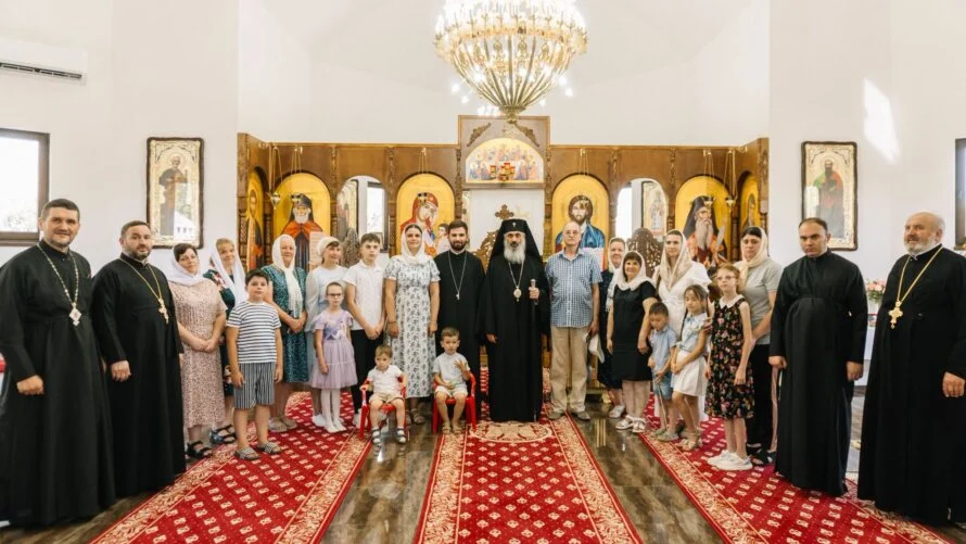 Mitropolitul Antonie la Ungheni: Comunitățile cresc când oamenii își trăiesc viața în jurul Sfântului Altar