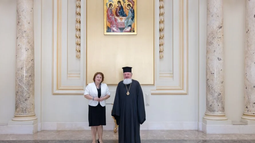 Συνάντηση του Επισκόπου Πλοεστίου με την Πρέσβη της Αλβανίας στη Ρουμανία