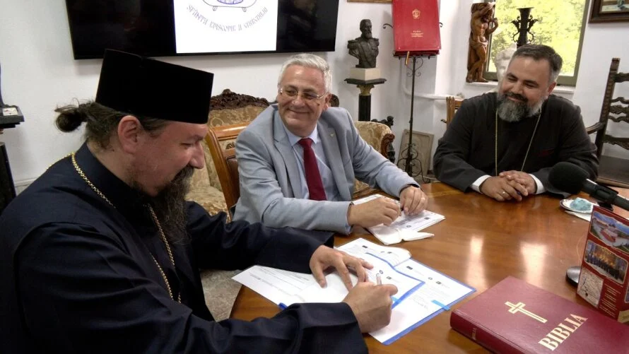 Două biserici monument istoric, între care cea a Mănăstirii Comana, vor fi restaurate cu fonduri europene