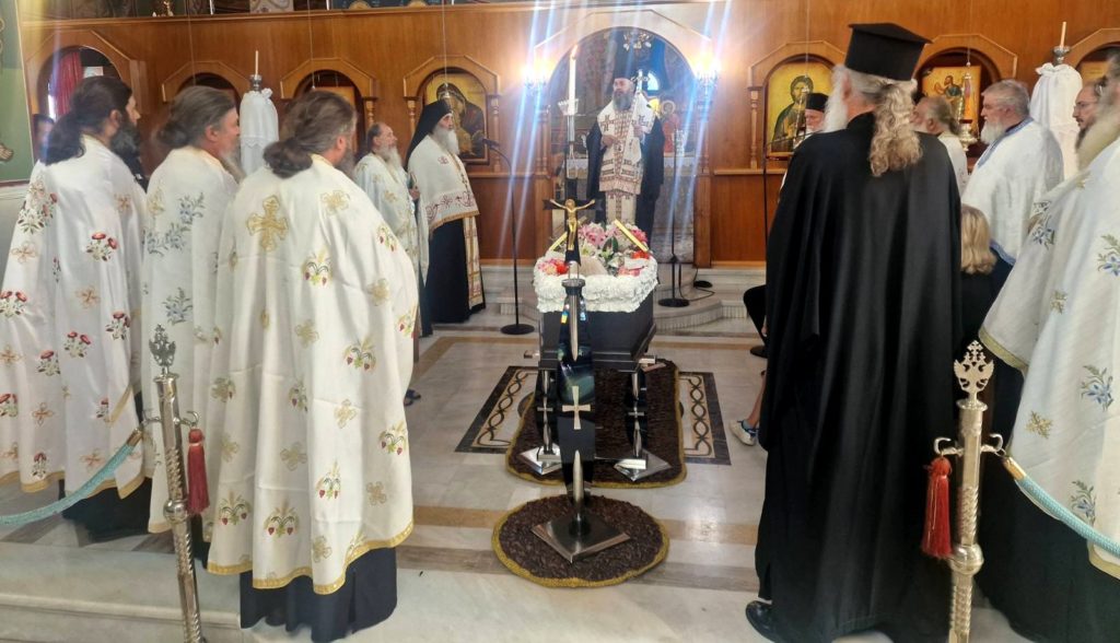Ο Μητροπολίτης Φλωρίνης Ειρηναίος στην Εξόδιο Ακολουθία της μακαριστής Σμαρώς Λασκαρίδη