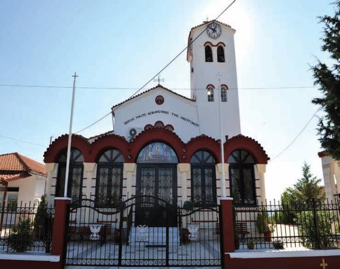 Πανηγυρίζει ο Ιερός Ναός Κοιμήσεως της Θεοτόκου Λαχανά