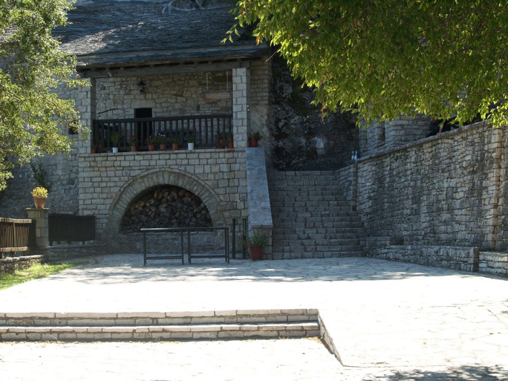 Μεταξύ ουρανού και γης η Ιερά Μονή Παναγίας Πελεκητής στα Άγραφα