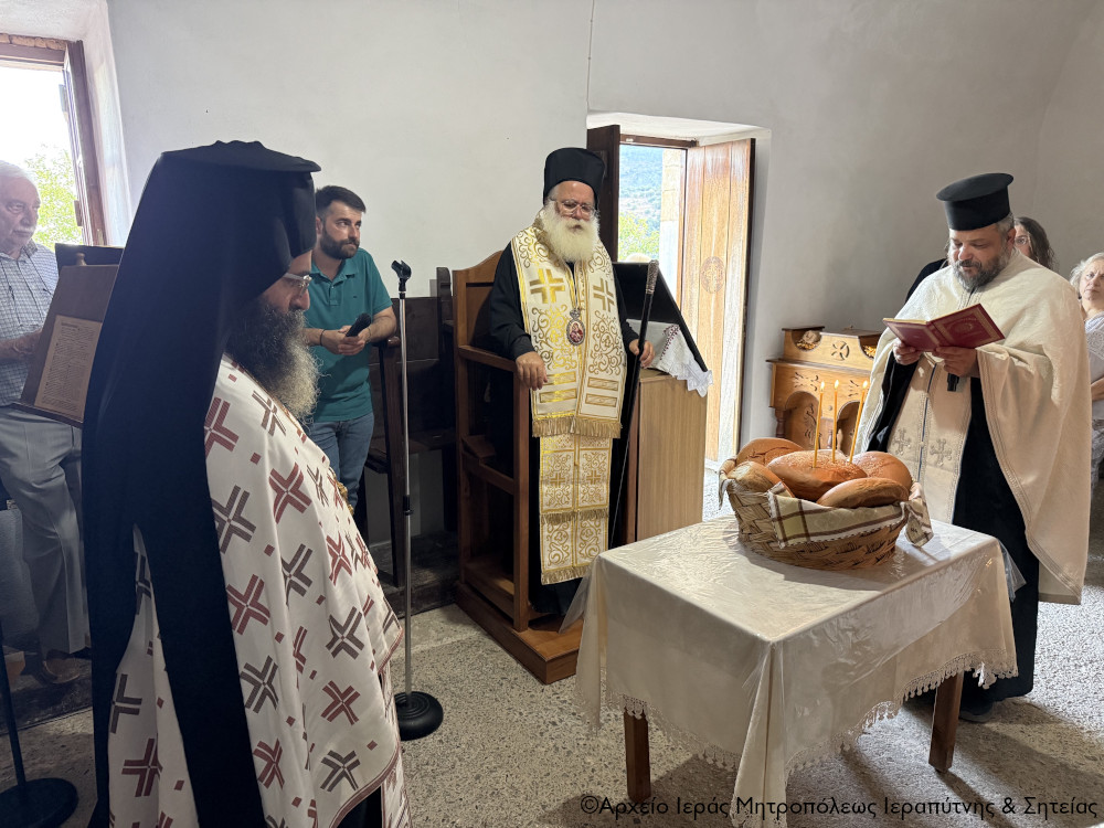 Ο Ιεραπύτνης Κύριλλος χοροστάτησε στην πρώτη Παράκληση της Υπεραγίας Θεοτόκου στην Ενορία Χριστού