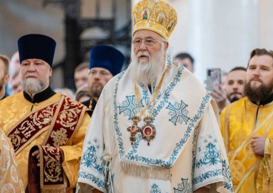 Митрополитът на Корфу се защити за занасянето на мощите на св. Спиридон в Русия