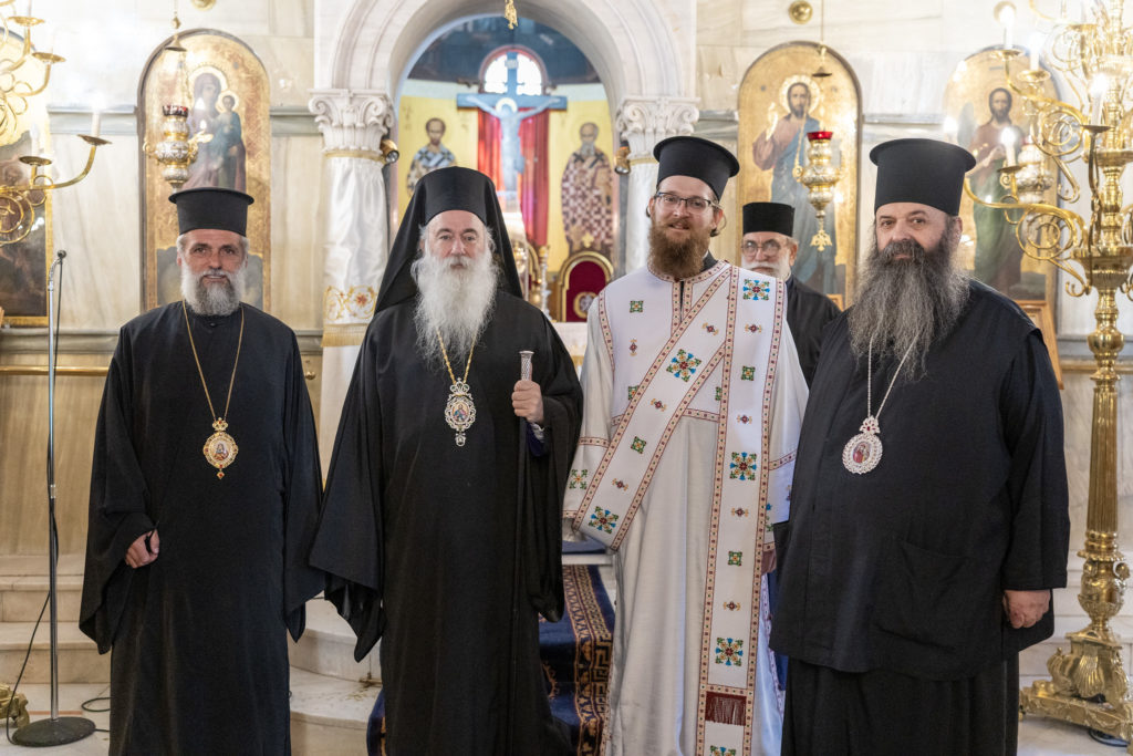 Τρισαρχιερατική Θεία Λειτουργία και Χειροτονία Διακόνου στον Μητροπολιτικό Ναό Τιμίου Προδρόμου Λουτρακίου