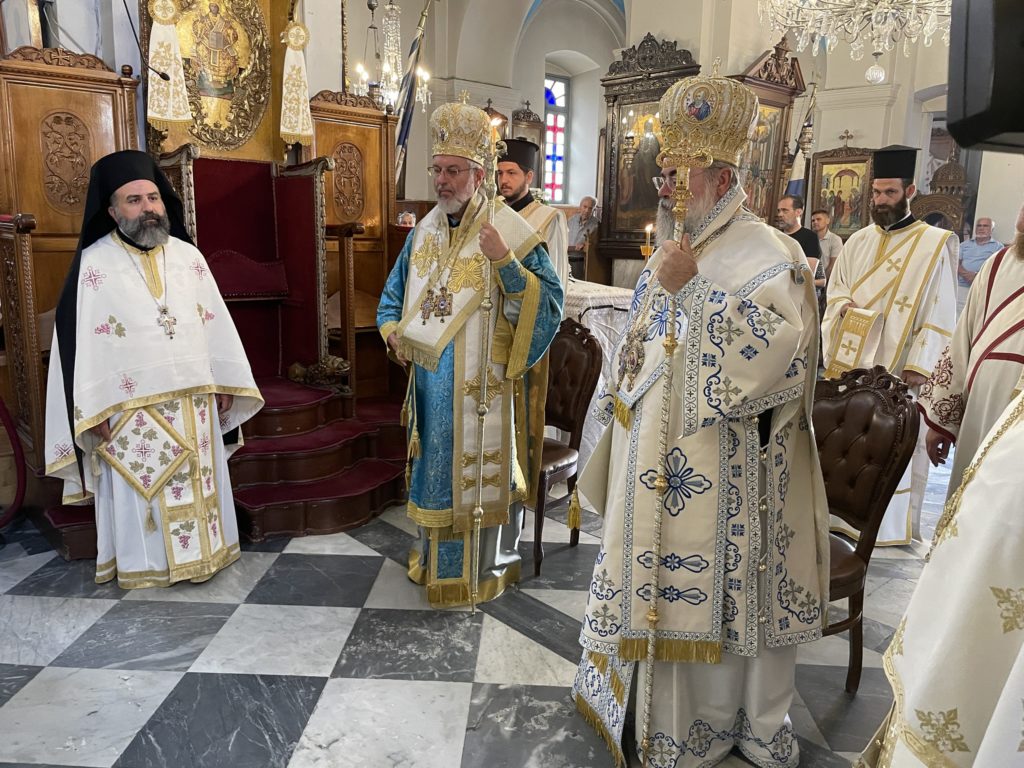 Αρχιερατικό συλλείτουργο στον Μητροπολιτικό Ναό Χανίων με τον Μητροπολίτη Μπραζαβίλ και Γκαμπόν Θεόδωρο