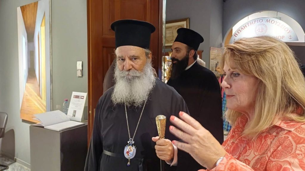 Μητροπολίτης Ύδρας στην Έκθεση με θέμα: «Άγιον Όρος – Τόπος Σιωπής» του Γιώργου Ταξίδη