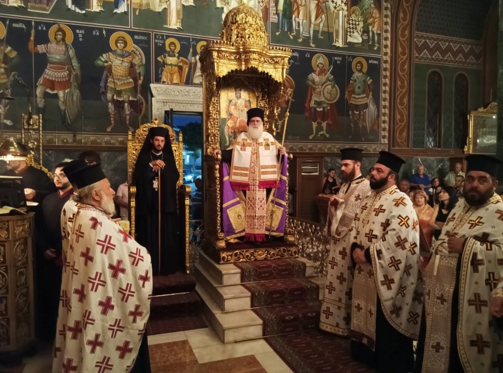 Ο Επίσκοπος Κνωσού στον Ι.Ν. Παναγίας Καθολικής στην Κρεμαστή Ρόδου