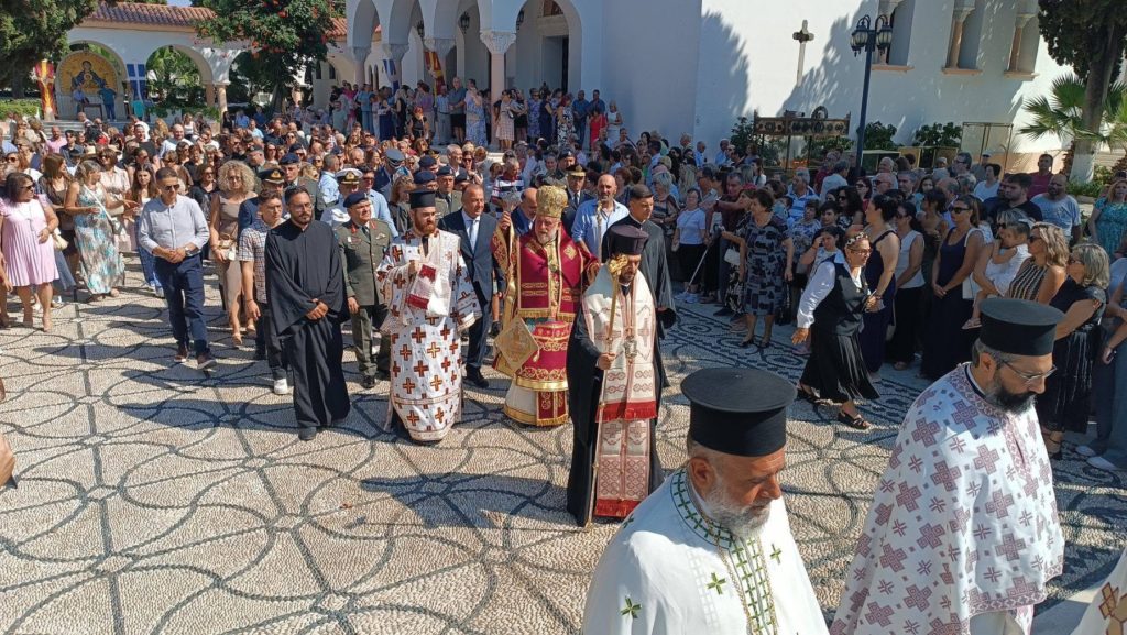 Πλήθος κόσμου στην Απόδοση της Κοιμήσεως της Θεοτόκου στη Ρόδο