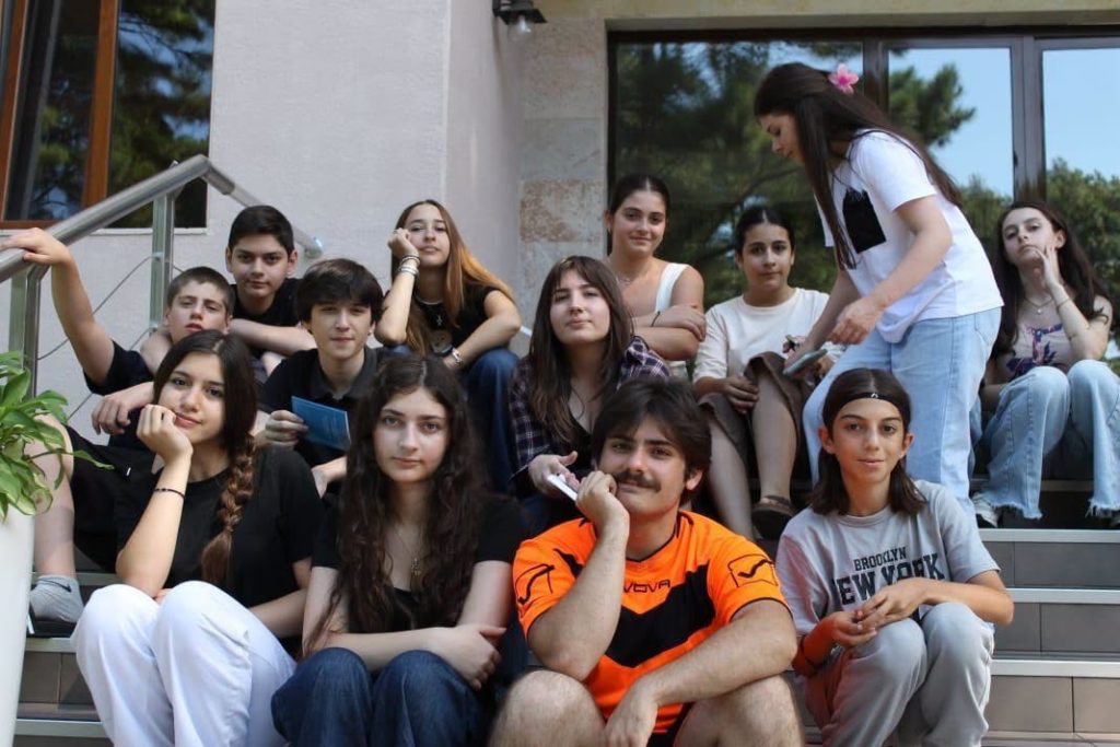 Η «Κατασκήνωση Ειρήνης» του Πατριαρχείου Γεωργίας για 40 νέους από τον Καύκασο