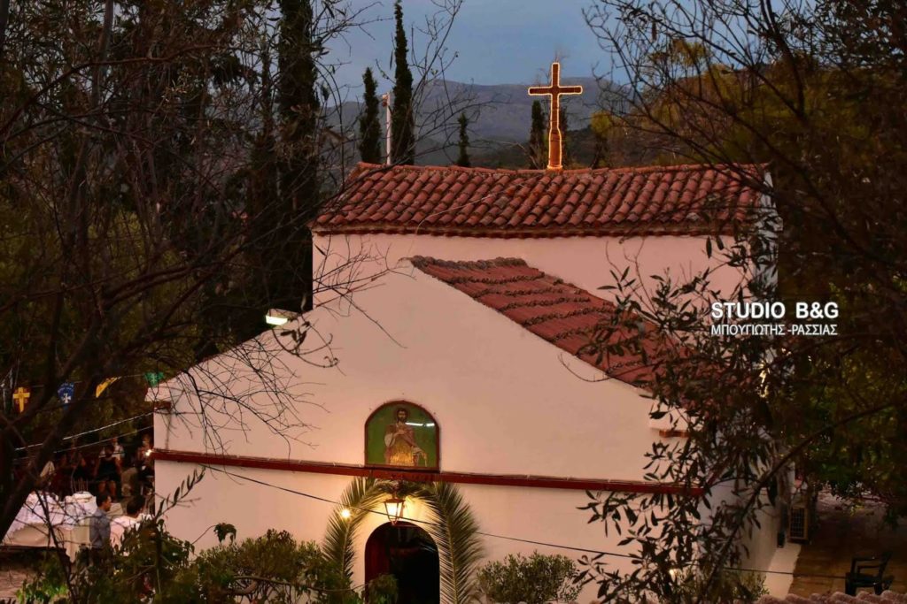 Πανηγυρίζει ο Ιερός Ναός Αγίων Αδριανού και Ναταλίας στο Κατσίγκρι Αργολίδας – Η θαυματουργή οπή