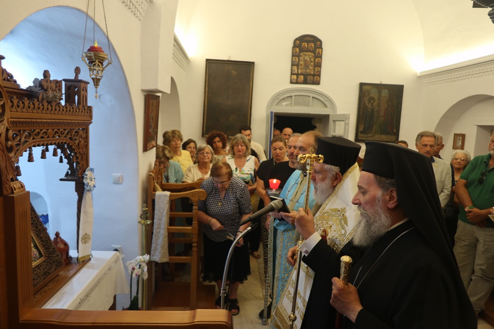 Ο Μεγάλος Παρακλητικός Κανόνας στο Μοναστηριακό Μετόχι της Παναγίας της Χρυσοπηγής στη Σίφνο