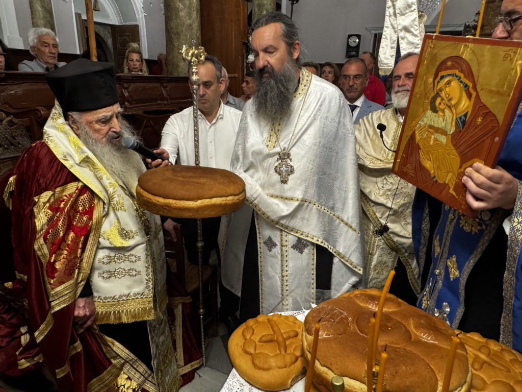 Ο Μητροπολίτης Μηθύμνης Χρυσόστομος στην Παναγία της Πέτρας