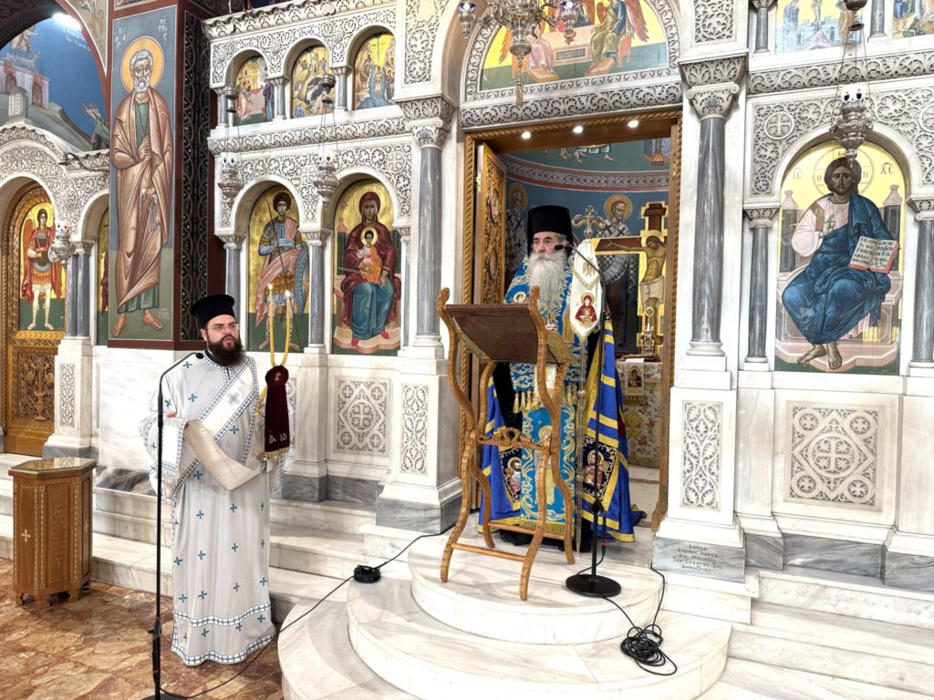 Μητροπολίτης Πειραιώς: «Η Παναγία είναι εκείνη που ενώνει τον ουρανό και τη γη»