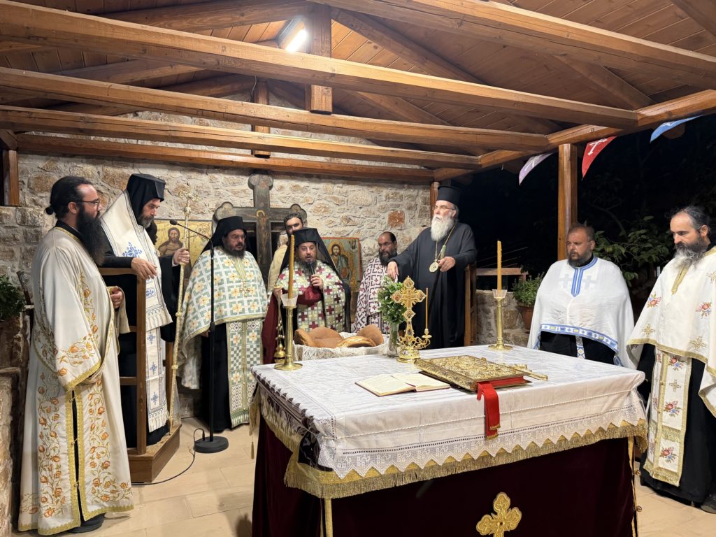 Χιλιάδες προσευχές στην έρημο του Γκιώνα
