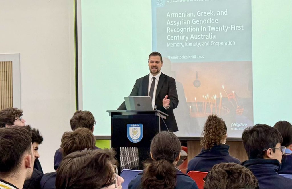 Μελβούρνη: Απόφοιτος του Κολλεγίου του Αγίου Ιωάννου επέστρεψε και μίλησε στους μαθητές για τον Πόντο και τη Μικρά Ασία