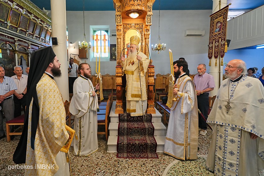 Αρχιερατική θεία Λειτουργία στον Ιερό Ναό του Αγίου Σάββα Κυριωτίσσης Βεροίας