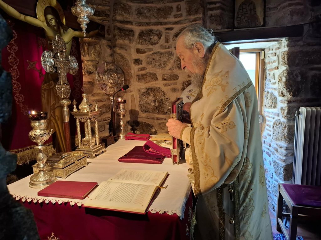 Αρχιερατική Θεία Λειτουργία στην Ιερά Μονή Αγίου Χαραλάμπους Λευκών – Αυλωναρίου