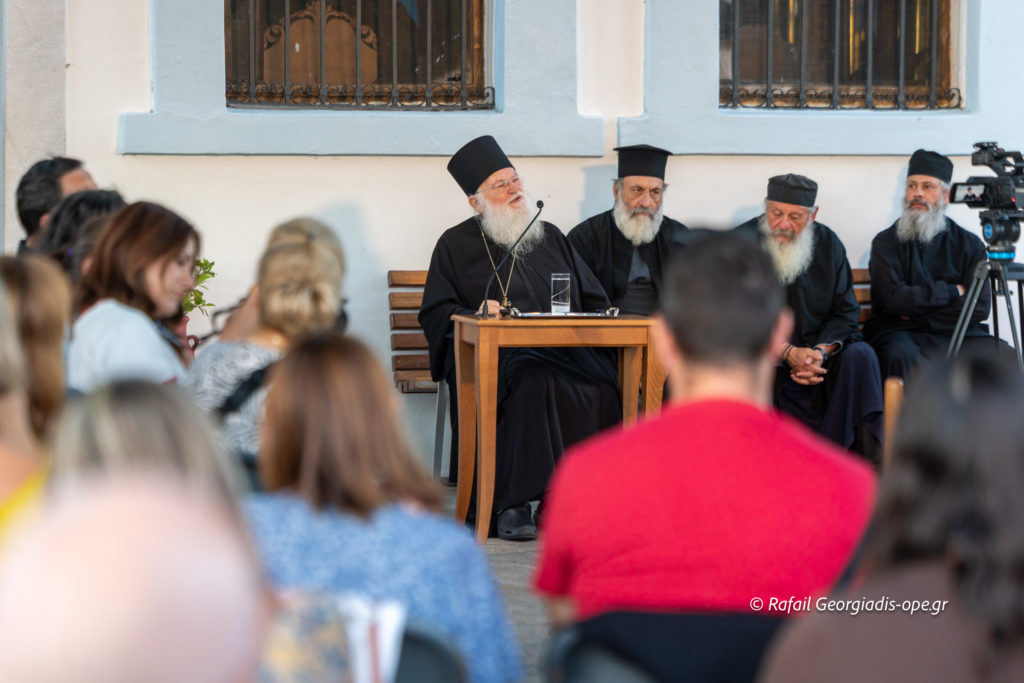 Πνευματική σύναξη Γέροντος Εφραίμ με πιστούς στο Πόρτο Λάγος (ΦΩΤΟ)
